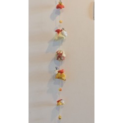 Guirlande de hochets en tissu et grelots 