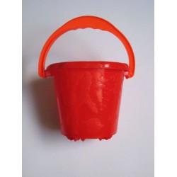 Seau en plastique rouge
