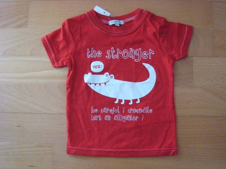 Tee-shirt rouge 'In...