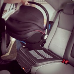 Protection siège de voiture pour siège auto bébé ou réhausseur