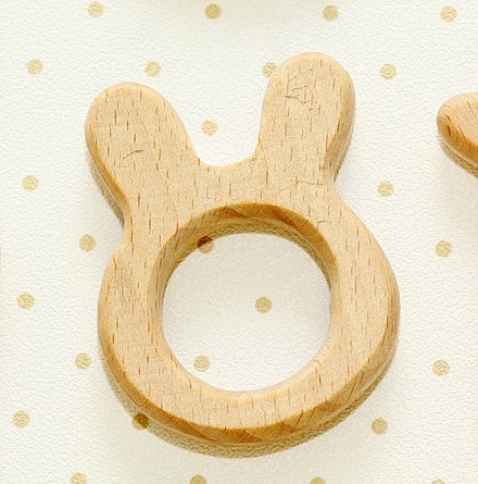 Hochet en bois naturel Lapinou