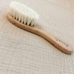 Brosses à cheveux en matières naturelles 