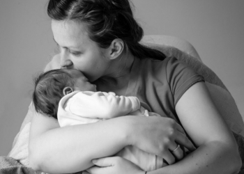 Naissance, les premiers jours: créer le lien entre les parents et le bébé