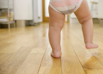 La marche et pieds nus